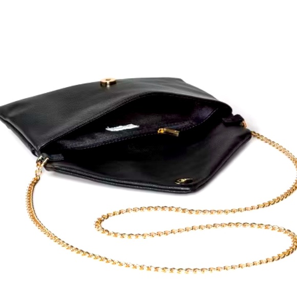 black envelope clutch with gold chain shoulder strap - Picture 3 of 8
